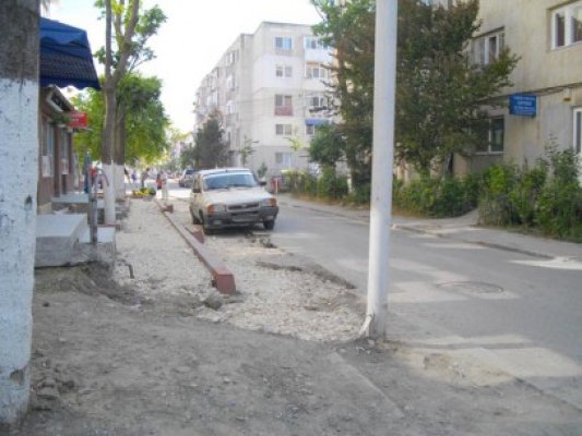 Termica Năvodari anvelopează blocuri, asfaltează străzi şi construieşte parcări